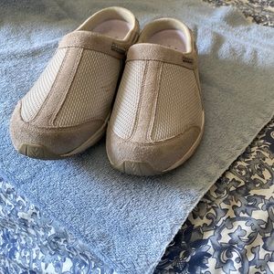 Easy Spirit mules